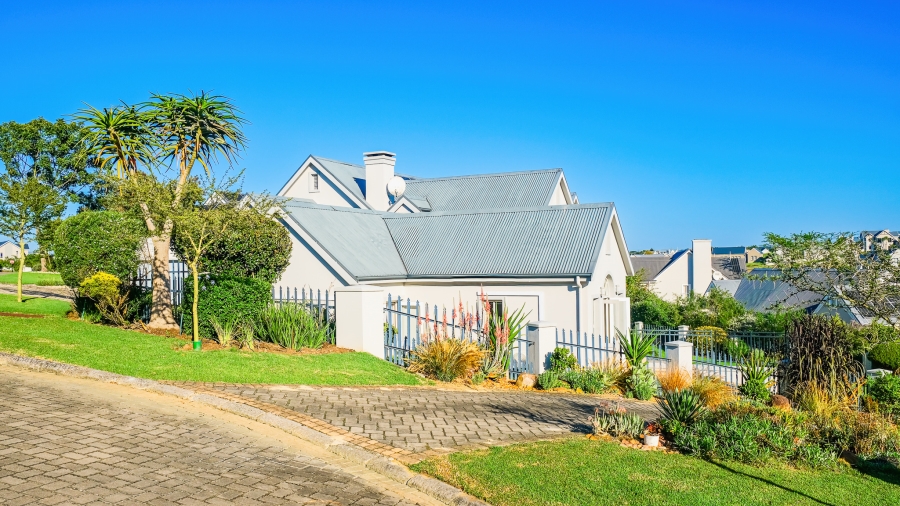 4 Bedroom Property for Sale in Kingswood Golf Estate Western Cape